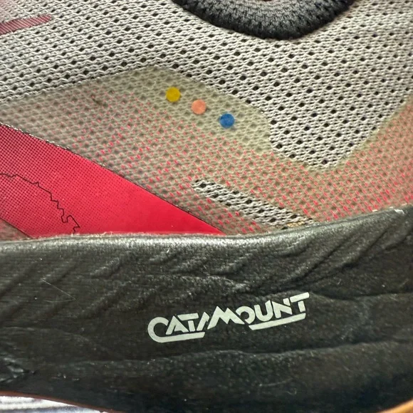 Brooks Catamount Gray Sneakers with Pink Laces - Picture 4 of 6